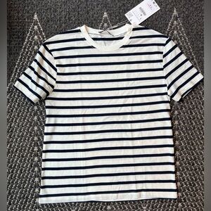 🚫SOLD ON MERC🚫 NWT ZARA Women’s Navy Blue Off White Striped t shirt sz S